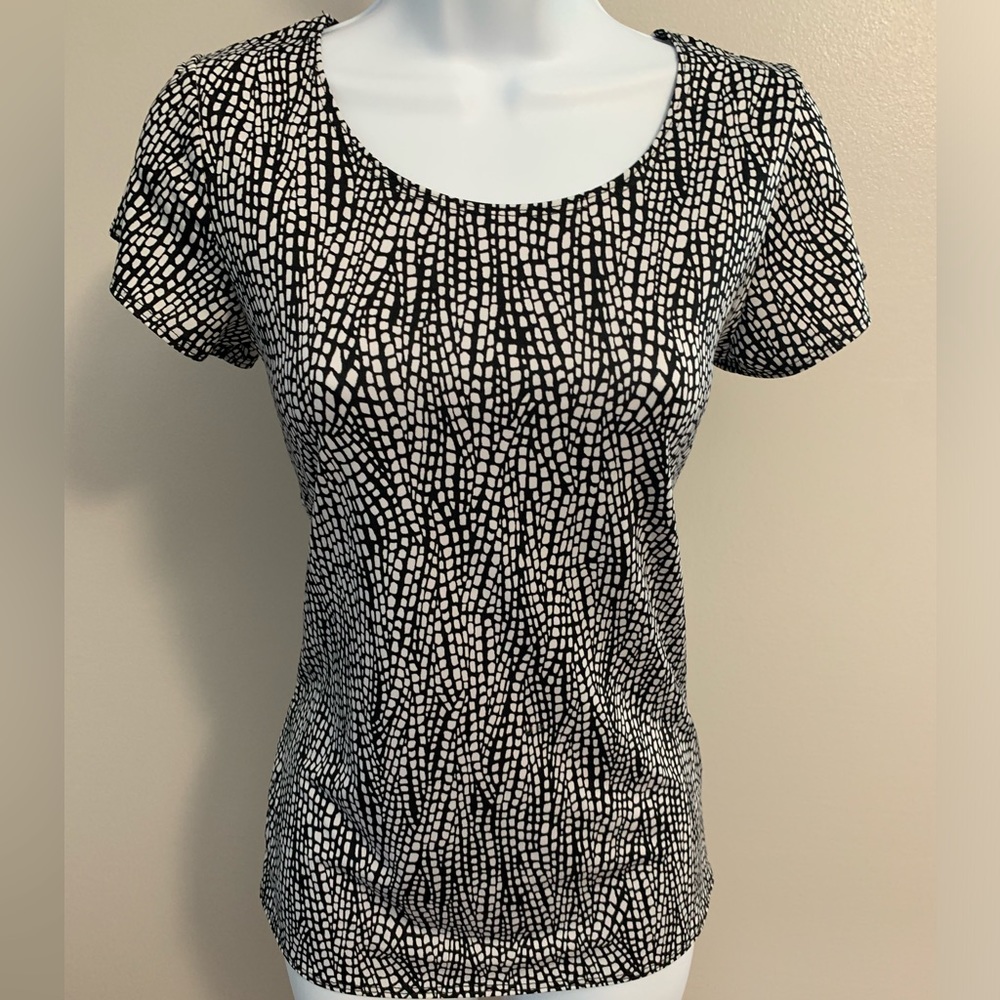 Notations Black and White Top